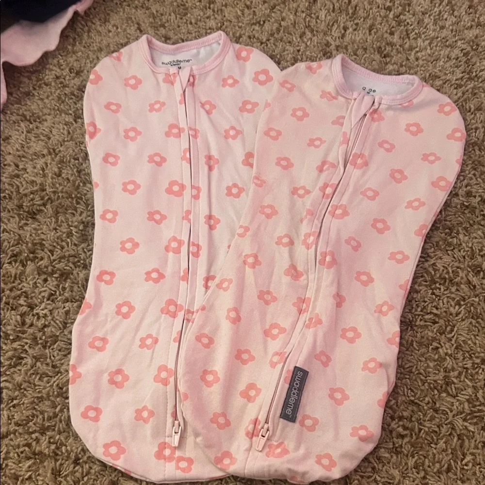 Baby girl Swaddle me 2 pieces! Newborn/ 0-2months sleep sacks - Picture 1 of 4
